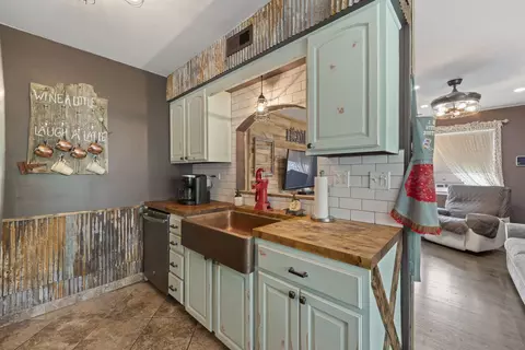 Kitchen - 178 Stephanie Ct #D, Bartlett, IL 60103 photo 1 of 3