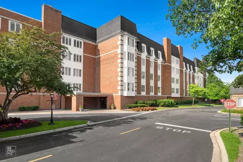 50 Lake Blvd #612, Buffalo Grove, IL 60089