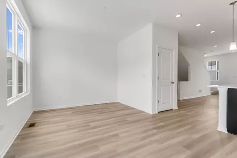1486 Blaine St, Des Plaines, IL 60018 photo 16