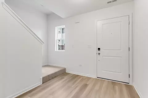 1486 Blaine St, Des Plaines, IL 60018 photo 2