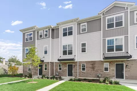 1486 Blaine St, Des Plaines, IL 60018