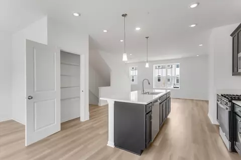 1486 Blaine St, Des Plaines, IL 60018 photo 9