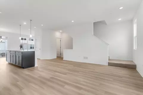 1486 Blaine St, Des Plaines, IL 60018 photo 5