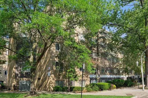 7306 N Winchester Ave #207, Chicago, IL 60626