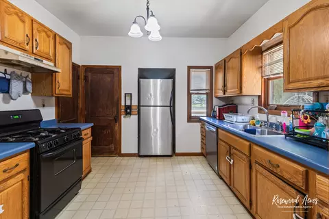 327 E Water St, Kankakee, IL 60901 photo 8