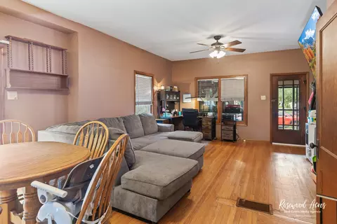 327 E Water St, Kankakee, IL 60901 photo 4
