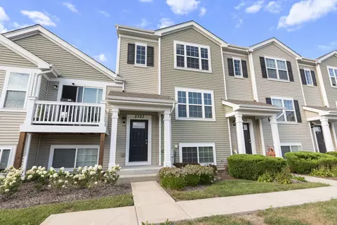 2323 Upland Rd, Pingree Grove, IL 60140