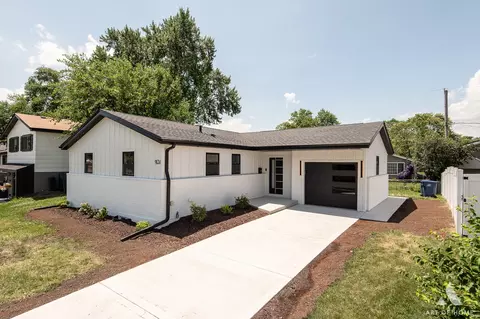 9124 S 88th Ave, Hickory Hills, IL 60457