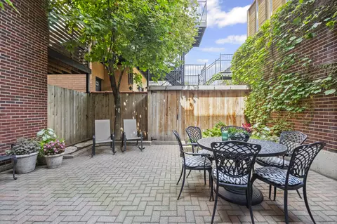 Exterior - 2327 N Bosworth Ave, Chicago, IL 60614 photo 2 of 6