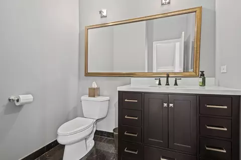 Bath - 2327 N Bosworth Ave, Chicago, IL 60614 photo 2 of 4