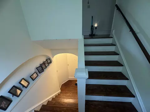 Entry Way - 1309 S Main St, Bloomington, IL 61701 photo 4 of 4