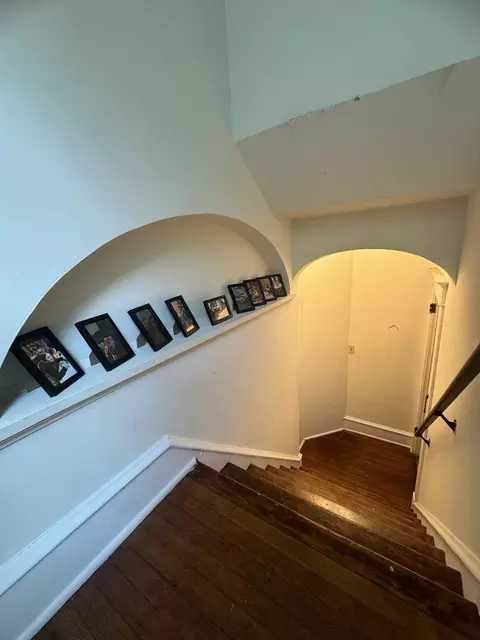 Entry Way - 1309 S Main St, Bloomington, IL 61701 photo 2 of 4