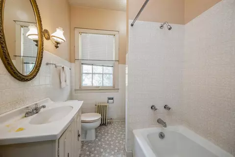 Bath - 247 Addison Rd, Riverside, IL 60546 photo 1 of 1