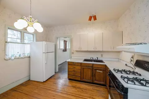 Kitchen - 247 Addison Rd, Riverside, IL 60546 photo 1 of 1