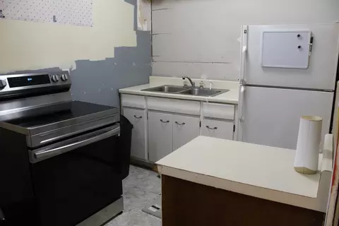 Kitchen - 605 N Wolf Rd #C12, Hillside, IL 60162 photo 1 of 1