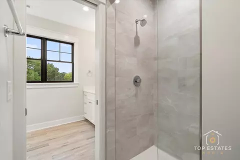 Entry Way - 1420 Windcrest Rd, Deerfield, IL 60015 photo 8 of 8