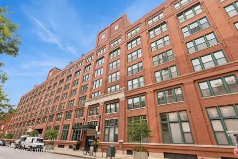411 W Ontario St #221, Chicago, IL 60654