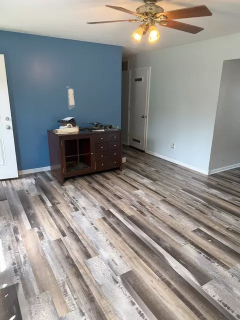 Living - 5014 Willow Ln, Mchenry, IL 60050 photo 1 of 1