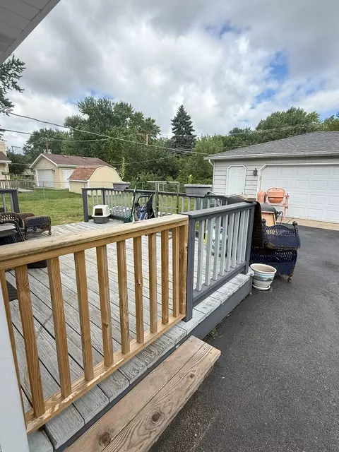 Exterior - 5014 Willow Ln, Mchenry, IL 60050 photo 6 of 6