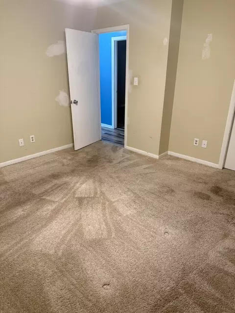 Bedroom - 5014 Willow Ln, Mchenry, IL 60050 photo 3 of 6