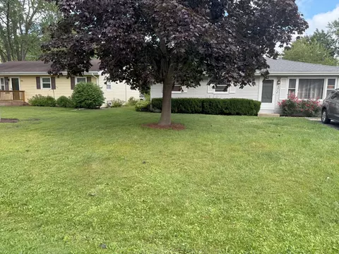 Exterior - 5014 Willow Ln, Mchenry, IL 60050 photo 1 of 6