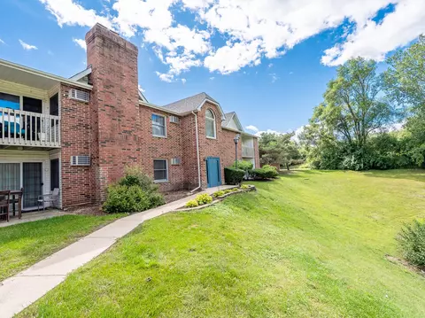 1347 Cunat Ct #1A, Lake In The Hills, IL 60156