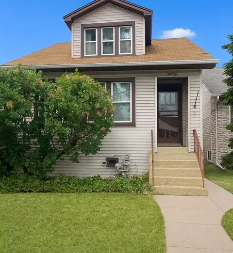 5926 N Nagle Ave, Chicago, IL 60646