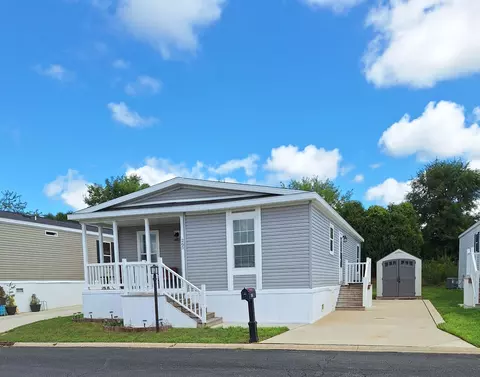 265 Forestview Dr, Crystal Lake, IL 60014