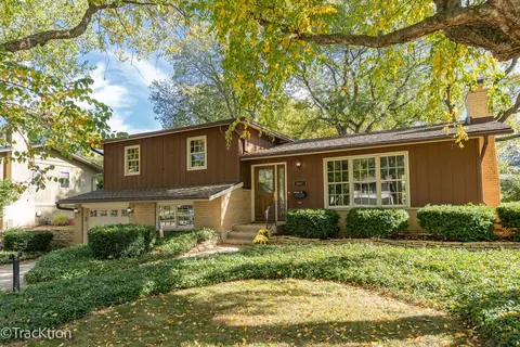 6937 Parkview Dr, Downers Grove, IL 60516