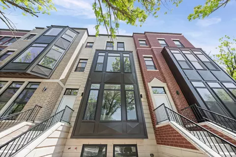 3249 S Calumet Ave, Chicago, IL 60616