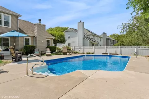 Exterior - 2020 Saint Andrews Dr, Plainfield, IL 60586 photo 6 of 8