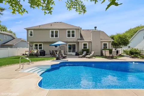 Exterior - 2020 Saint Andrews Dr, Plainfield, IL 60586 photo 3 of 8