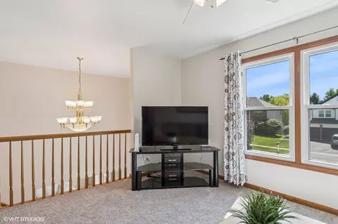 Living - 2020 Saint Andrews Dr, Plainfield, IL 60586 photo 3 of 3