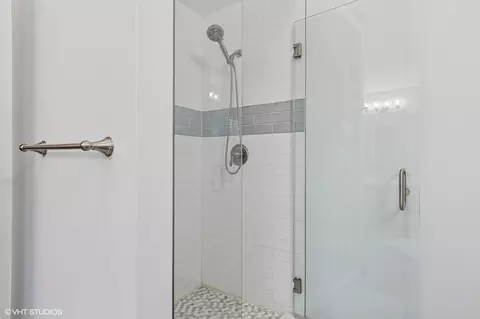 Bath - 2020 Saint Andrews Dr, Plainfield, IL 60586 photo 2 of 4