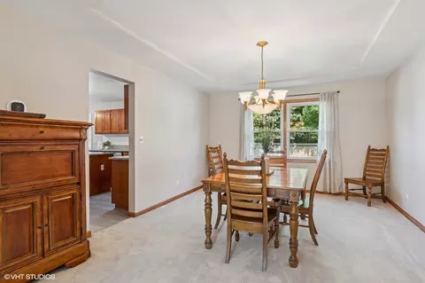 Dining - 2020 Saint Andrews Dr, Plainfield, IL 60586 photo 2 of 2