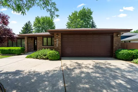 9228 Ridgeland Ave, Oak Lawn, IL 60453