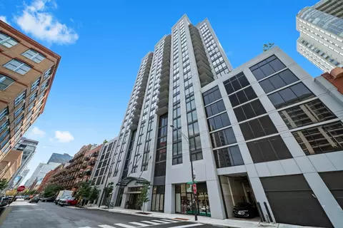 435 W Erie St #1103, Chicago, IL 60654