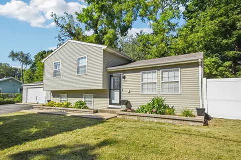 10133 W Wadsworth Rd, Beach Park, IL 60099