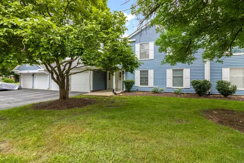 2148 Sunderland Ct #201A, Naperville, IL 60565