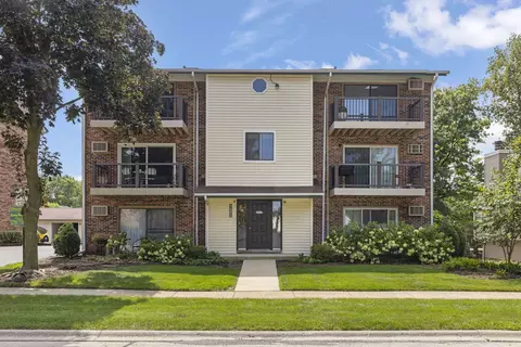 2713 Northcreek Dr #2206, Woodridge, IL 60517