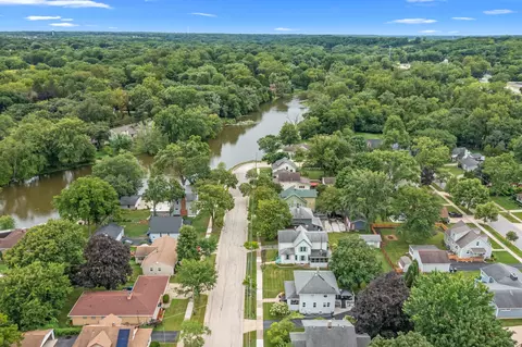 View/Area - 27 Center St, Algonquin, IL 60102 photo 8 of 12