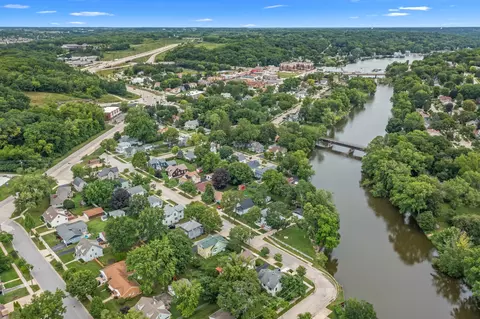 View/Area - 27 Center St, Algonquin, IL 60102 photo 5 of 12