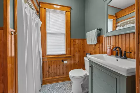 Bath - 27 Center St, Algonquin, IL 60102 photo 1 of 2