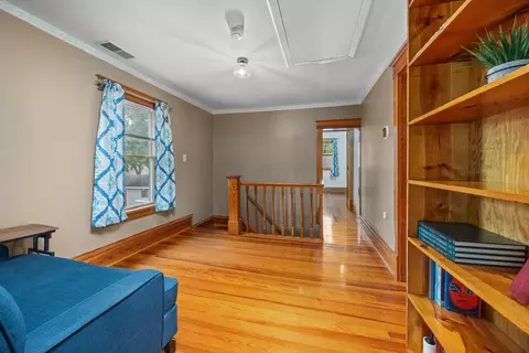Entry Way - 27 Center St, Algonquin, IL 60102 photo 4 of 6
