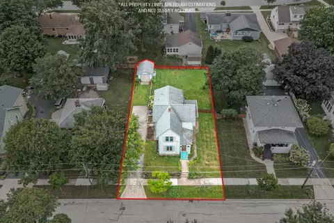 View/Area - 27 Center St, Algonquin, IL 60102 photo 4 of 12