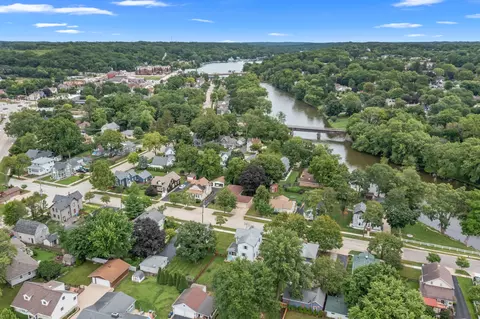 View/Area - 27 Center St, Algonquin, IL 60102 photo 6 of 12
