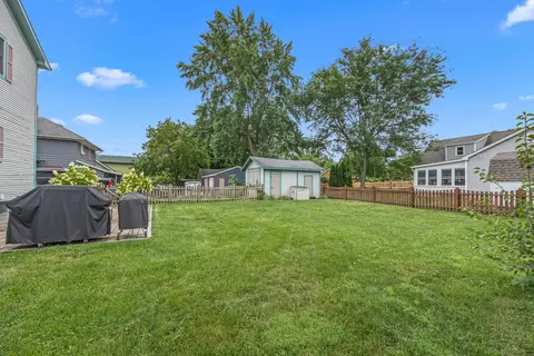 Exterior - 27 Center St, Algonquin, IL 60102 photo 5 of 5