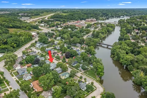 View/Area - 27 Center St, Algonquin, IL 60102 photo 7 of 12