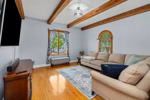 Living - 27 Center St, Algonquin, IL 60102 photo 1 of 2
