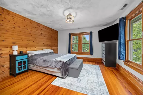 Bedroom - 27 Center St, Algonquin, IL 60102 photo 1 of 6